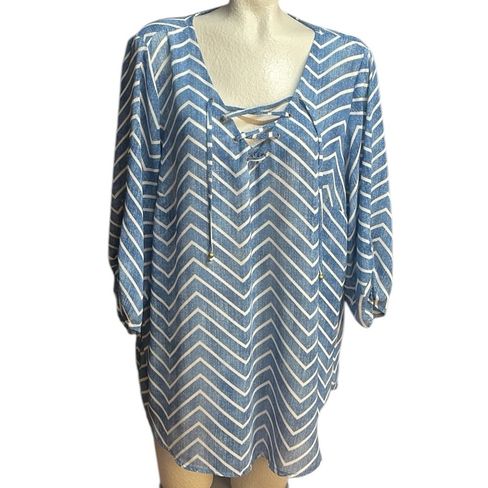 HEARTSOUL PLUS SIZE 3/4
SLEEVE ROLL TAB SHEER BLUE CHEVRON TUNIC SHIRT SIZE 1X